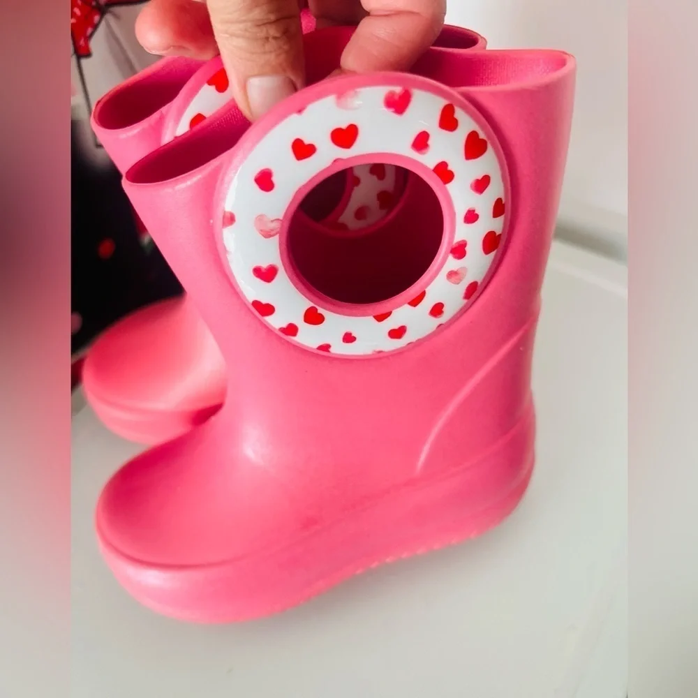 Okabashi Kendall Rain Boots, Pink Hearts size 7 toodler boots